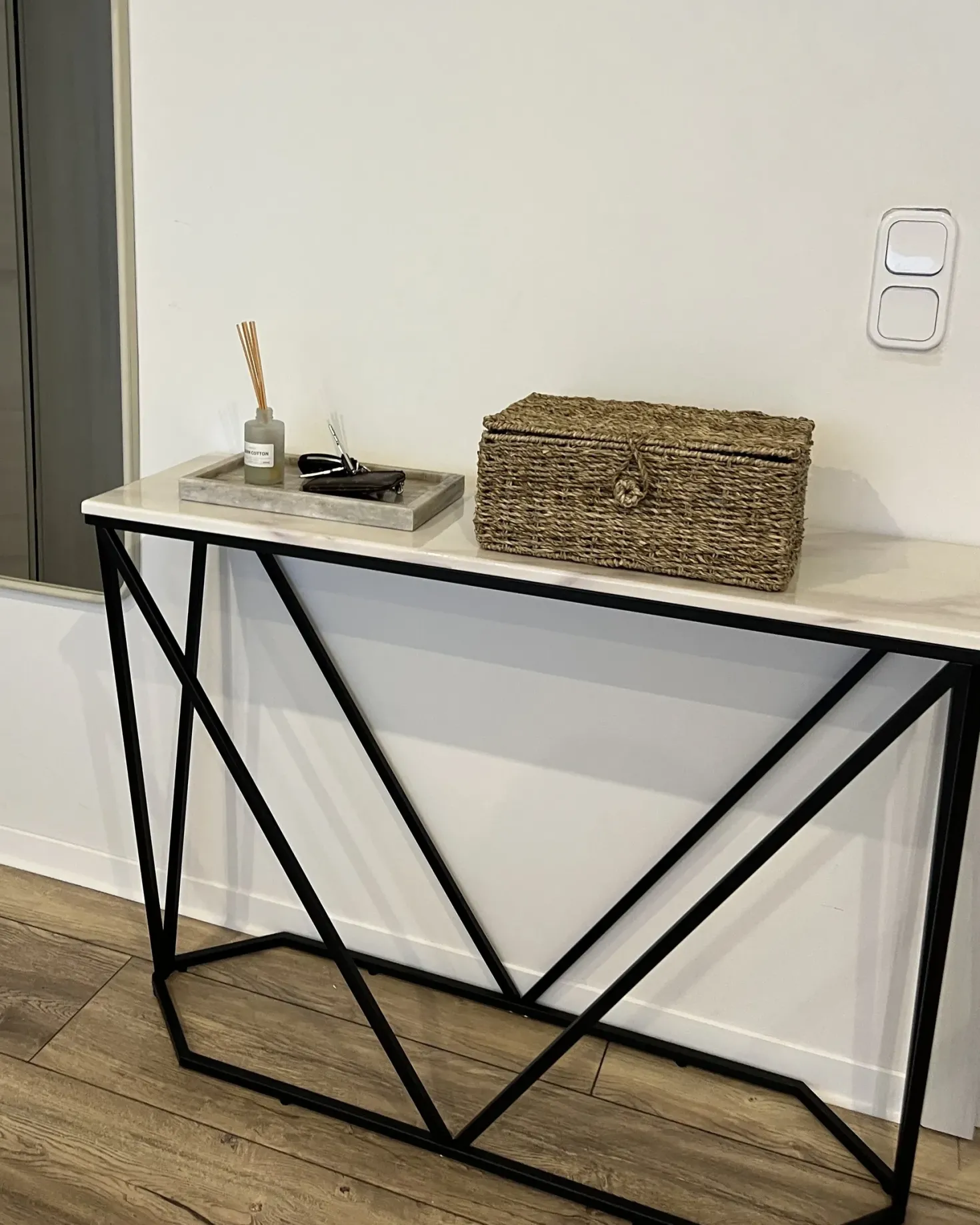 Konsolbord HAZEN Marmor/sort