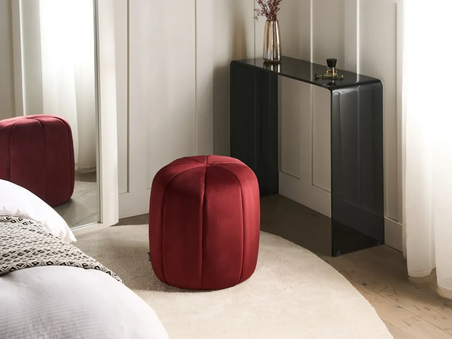 Puf SELBY Velour Mørkerød