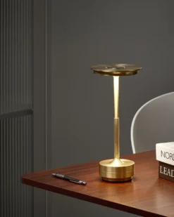 Trådløs LED-bordlampe MAGO Med dæmpning Metal Guld